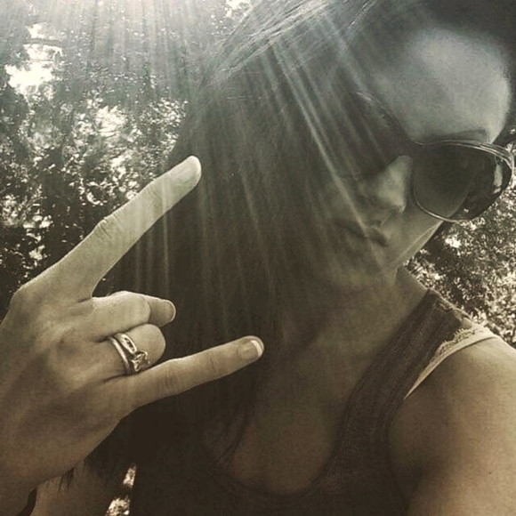 Meet your Posher, Julia - Picture 2 of 2